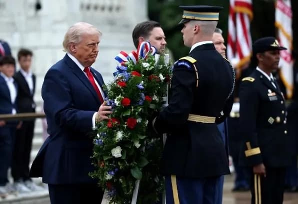 Dita e Përkujtimit, Trump nderon ushtarët amerikanë të vrarë në luftë me Iranin
