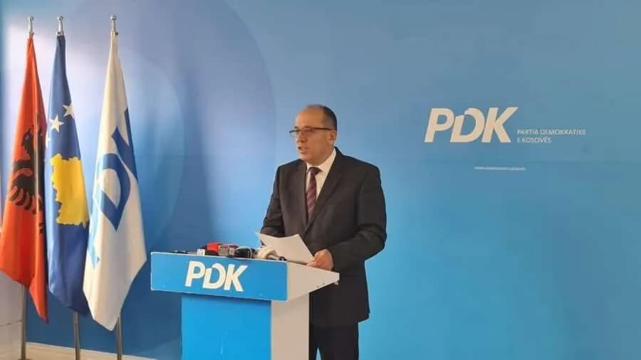 Ferat Shala tërhiqet nga gara për deputet, fton për “frymëmarrje të re” në Partia Demokratike e Kosovës