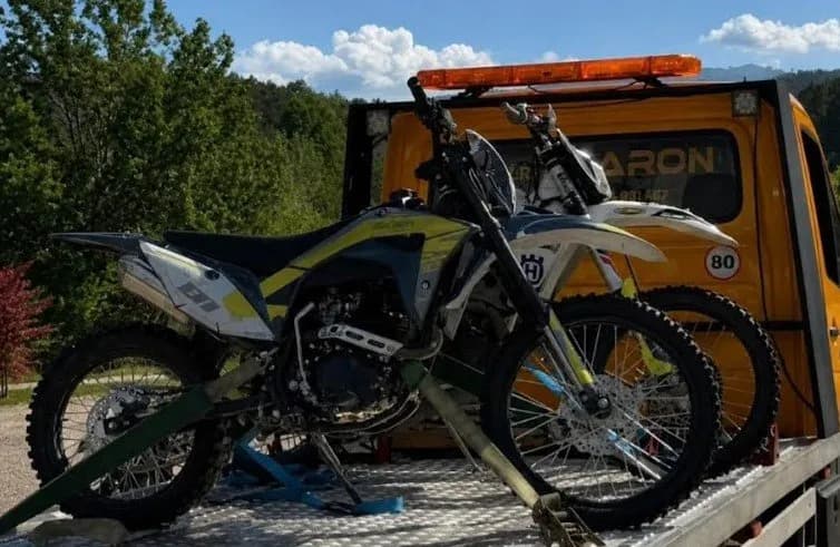Ferizaj: Dy shoferë motoçikletash gjobiten për shkelje të rënda në trafik