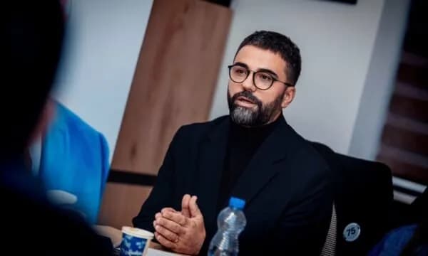 Gjykimi i ish-krerëve në Hagë, Behrami: Çdo shtyrje e verdiktit është kalkulim politik, vendimi të merret brenda afatit