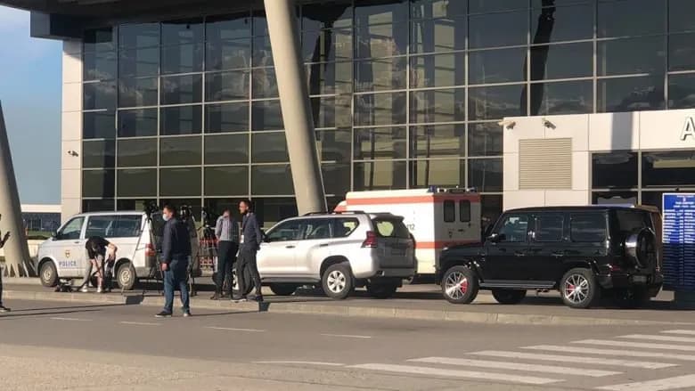 Kanosje në Aeroportin e Prishtinës, policia sekuestron armë me 45 fishekë