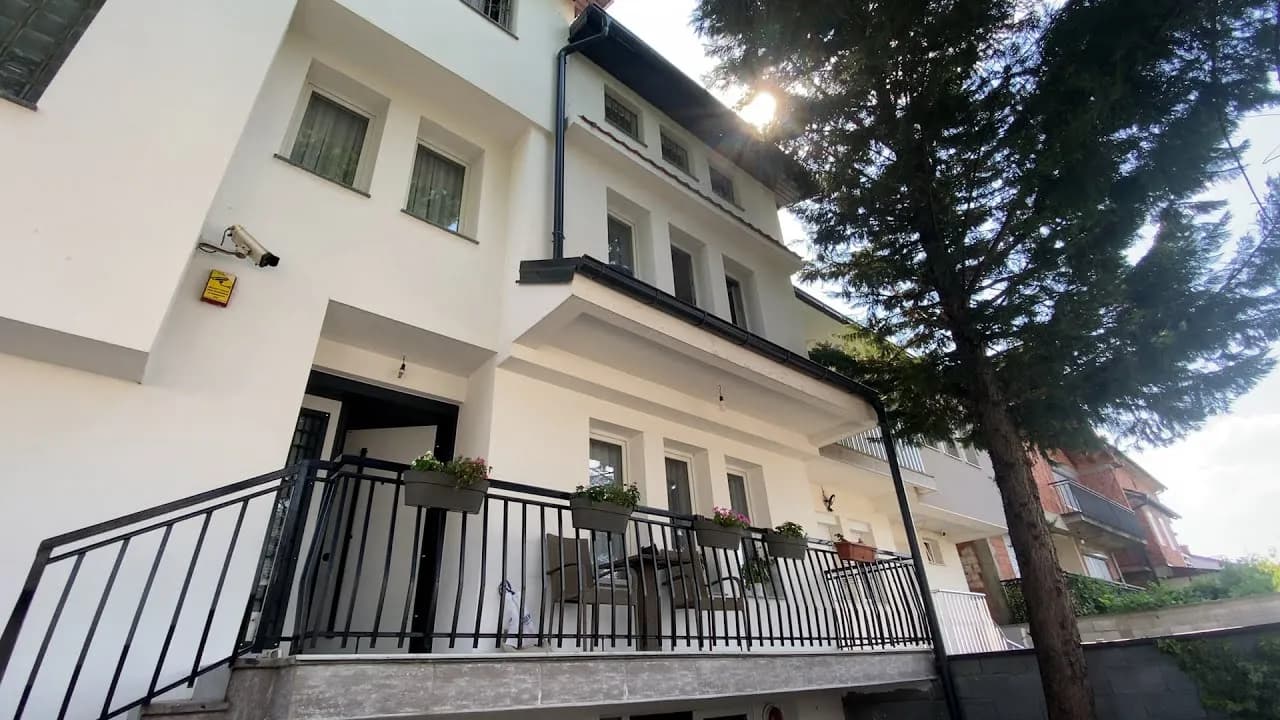 Katër persona ikën nga shtëpia e sigurt në Gjakovë – dy gjenden, dy tjerë jo