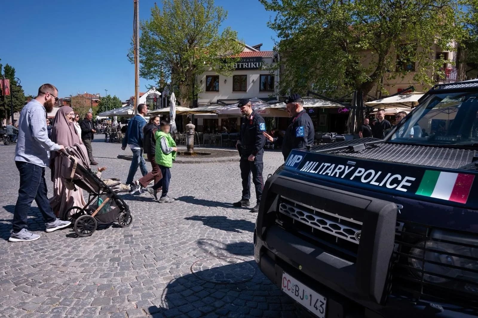 KFOR: Karabinierët zhvillojnë patrulla në Prizren për të garantuar sigurinë