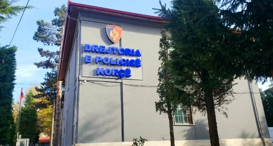 Korçë: Plagoset me thikë një i ri pas konfliktit për një borxh prej 10 mijë lekësh