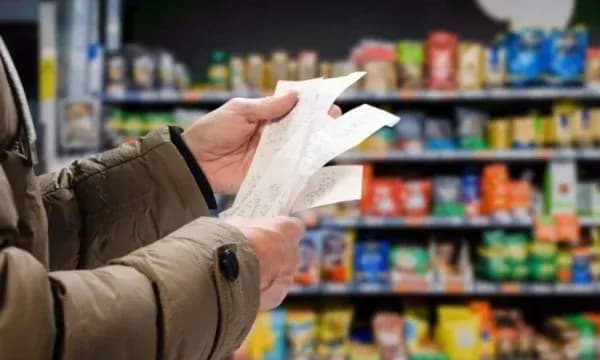 “Kosovarët në prillin e këtij viti i kanë blerë gjërat 7,5 % më shtrenjtë krahasuar me vitin e kaluar”