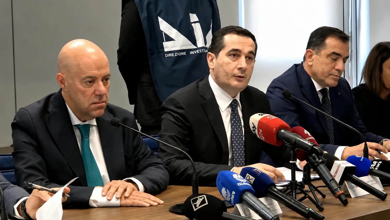 Kreu i SPAK del me detaje për operacionin me Antimafien Italiane: Janë sekuestruar 1 mln euro, biznese e llogari bankare