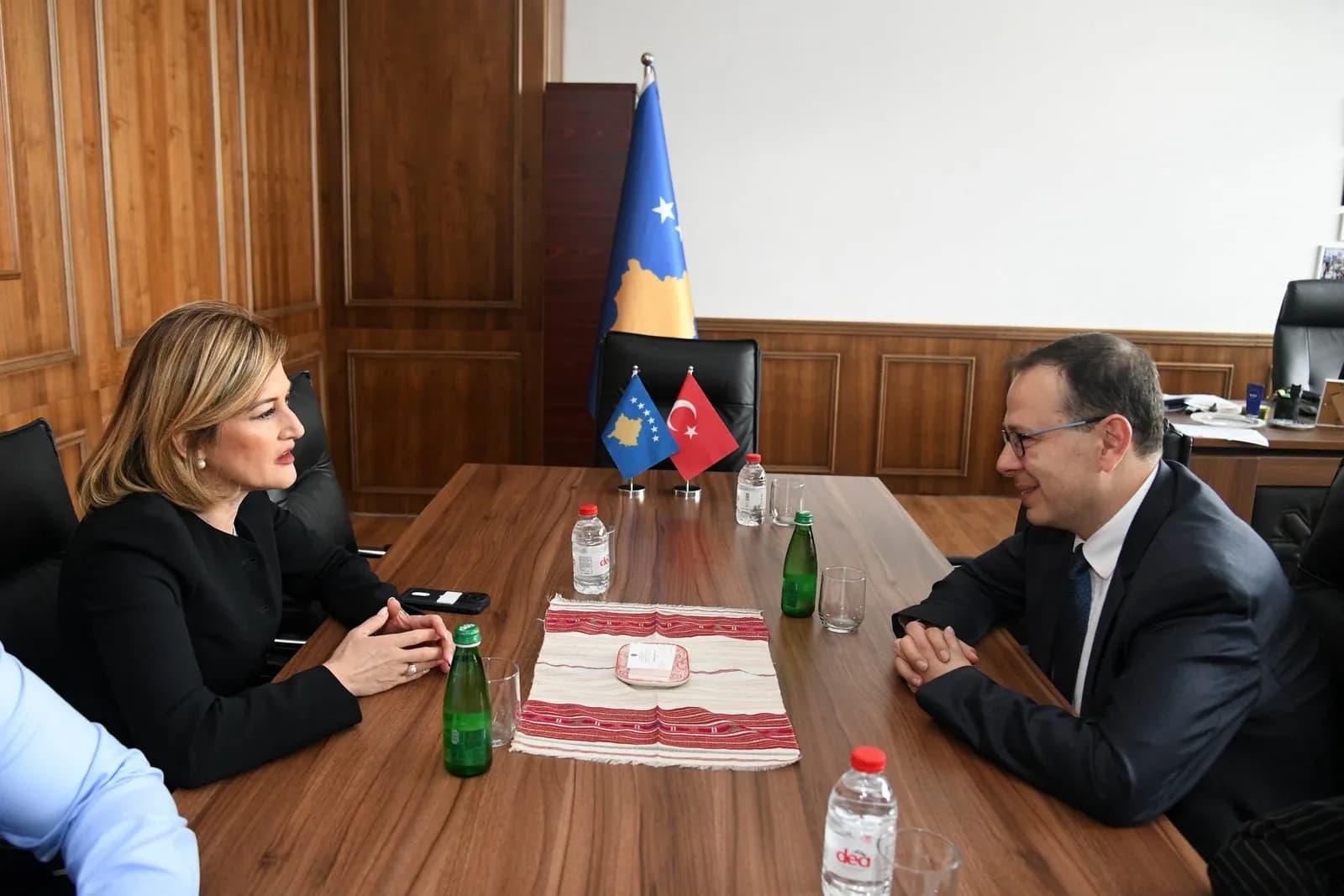 Kusari-Lila dhe Angılı diskutojnë investimet dhe bashkëpunimin ekonomik Kosovë–Turqi