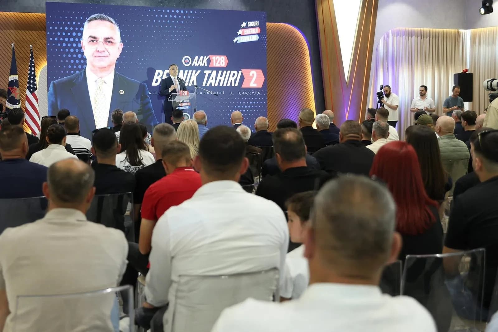 Llapi në këmbë për Besnik Tahirin, i konfirmohet mbështetja e madhe