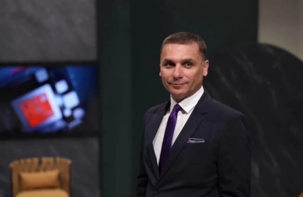 “Marre, ofendim, poshtërim”, Kelmendi akuzon Kurtin se po i mashtron qytetarët për çdo zgjedhje me lëmoshë