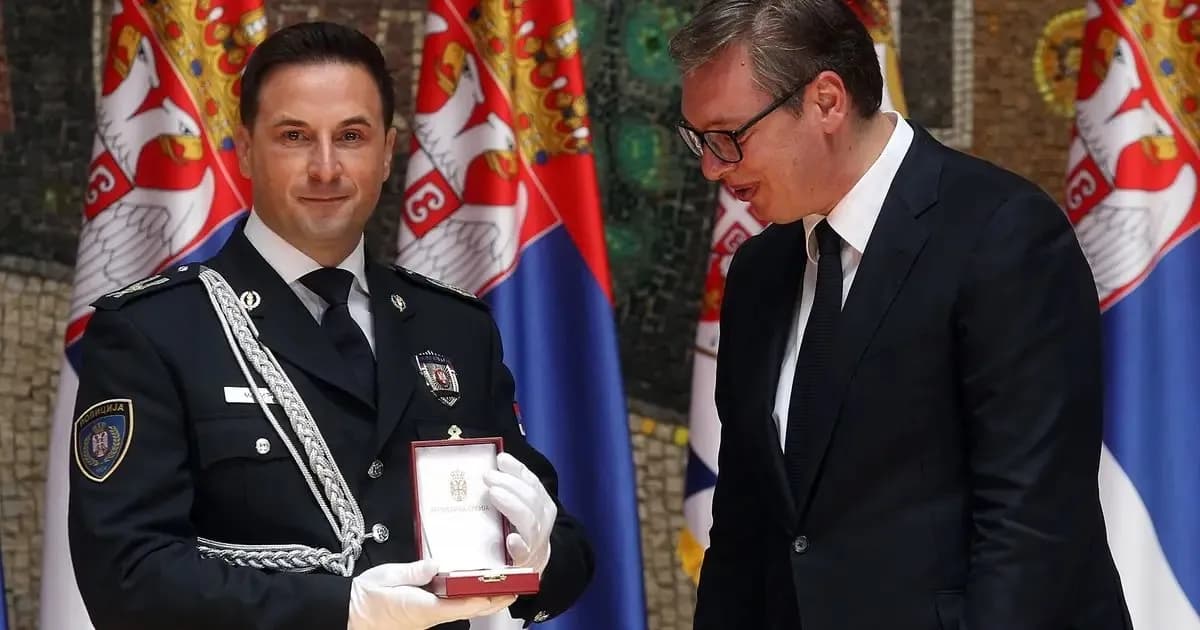 Media kroate / Skandal në Serbi: Policët djegin trupin e mafiozit, shefi i tyre fshin pamjet