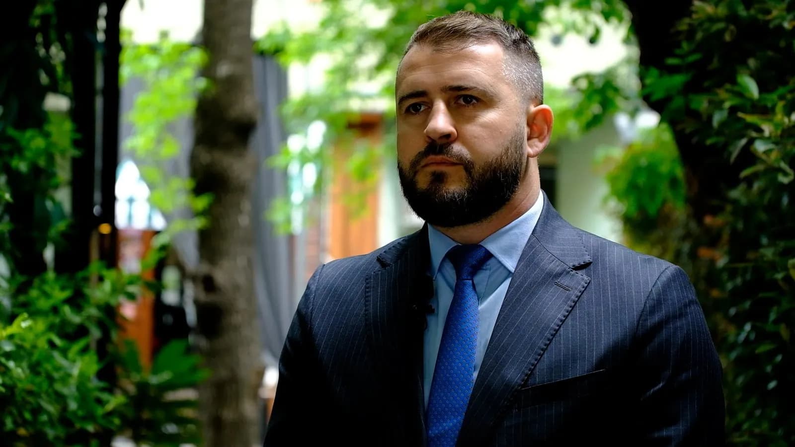 Mërgim Lushtaku i kundërpërgjigjet Albulena Haxhiu: Mos na mbani leksione morali