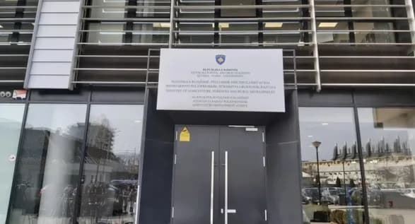 Ministria e Bujqësisë njofton konferencë për nesër për sektorin e qumështit dhe sigurinë ushqimore