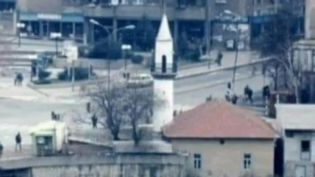 Mitrovicasit tregojnë se si e presin rindërtimin e ‘Xhamisë së Ibrit