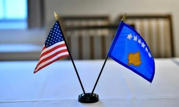 Në kohë të paqartësive politike SHBA-Evropë, kongresmenët amerikanë intensifikojnë angazhimin për Kosovën