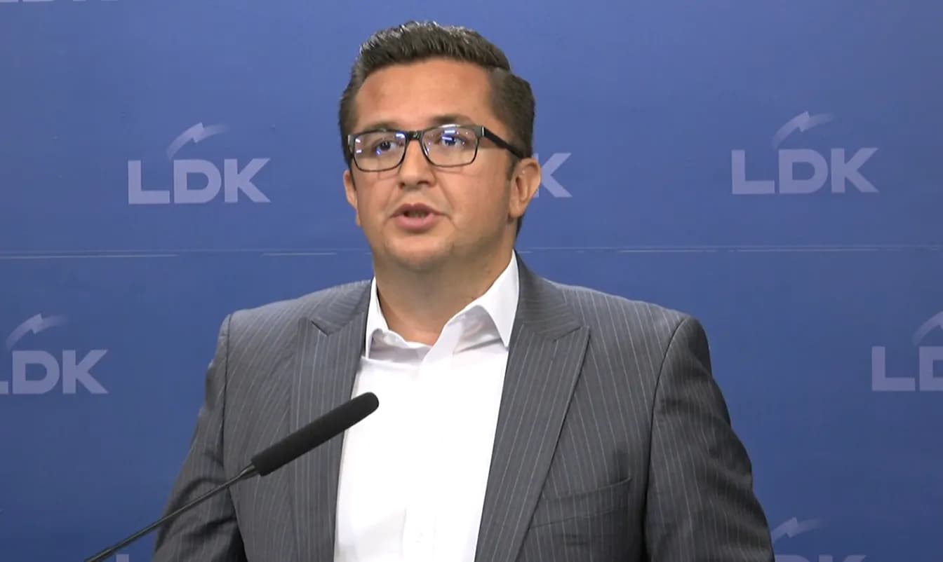 “Për një grusht vota”, Mustafa thotë se ligji që e miratuan VV dhe Lista Srpska u mundëson nënshtetësi edhe kolonëve serbë