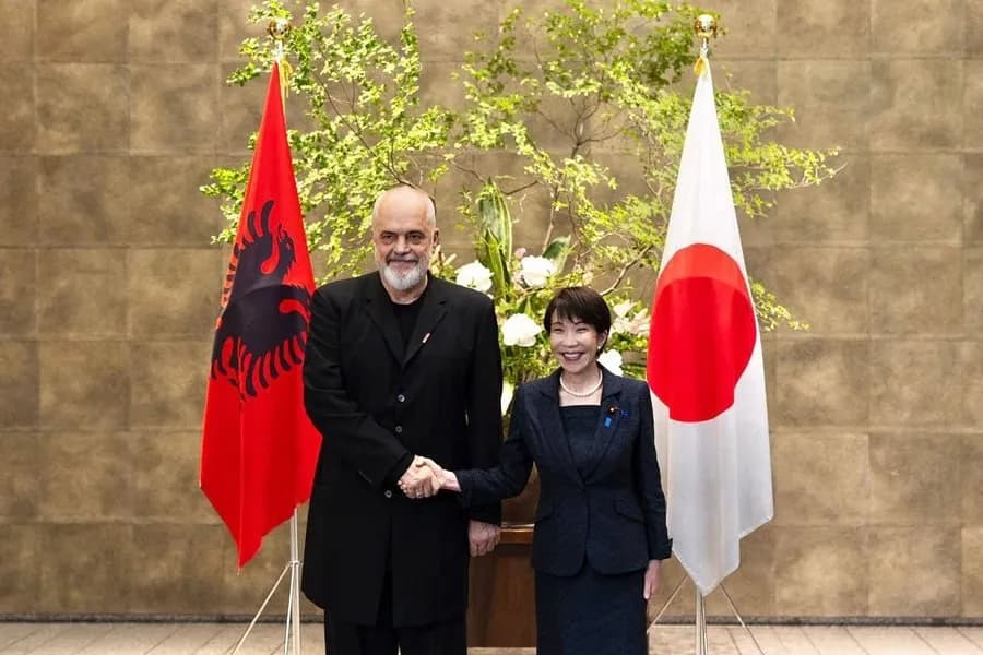 Rama fton kryeministren e Japonisë në Shqipëri për Samitin e NATO-s
