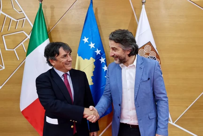 Rama takon ambasadorin italian, diskutohet për fuqizimin e të rinjve