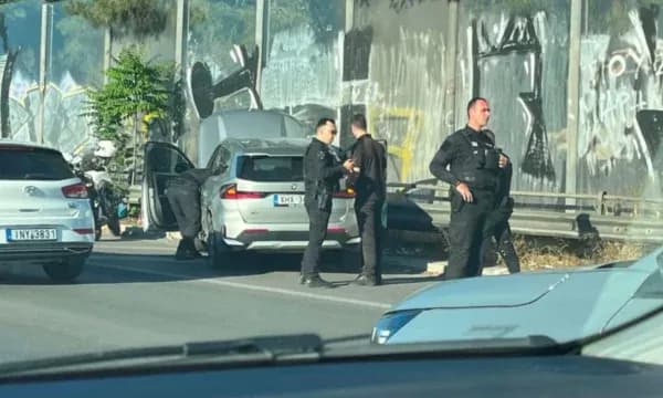 Shqiptari plagos me armë pakistanezin, ndjekje si në filma rrugëve të Athinës, 3 në pranga