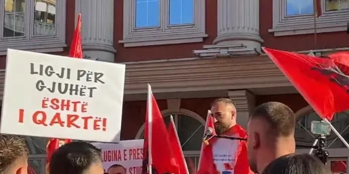 “Si mund të na kërkojnë të ndërtojmë drejtësi nesër, kur sot padrejtësia ushtrohet mbi studentët?”