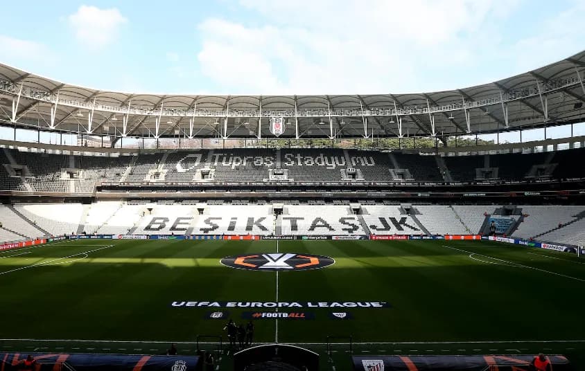 Stambolli gati për finalen e sontme të Europa League