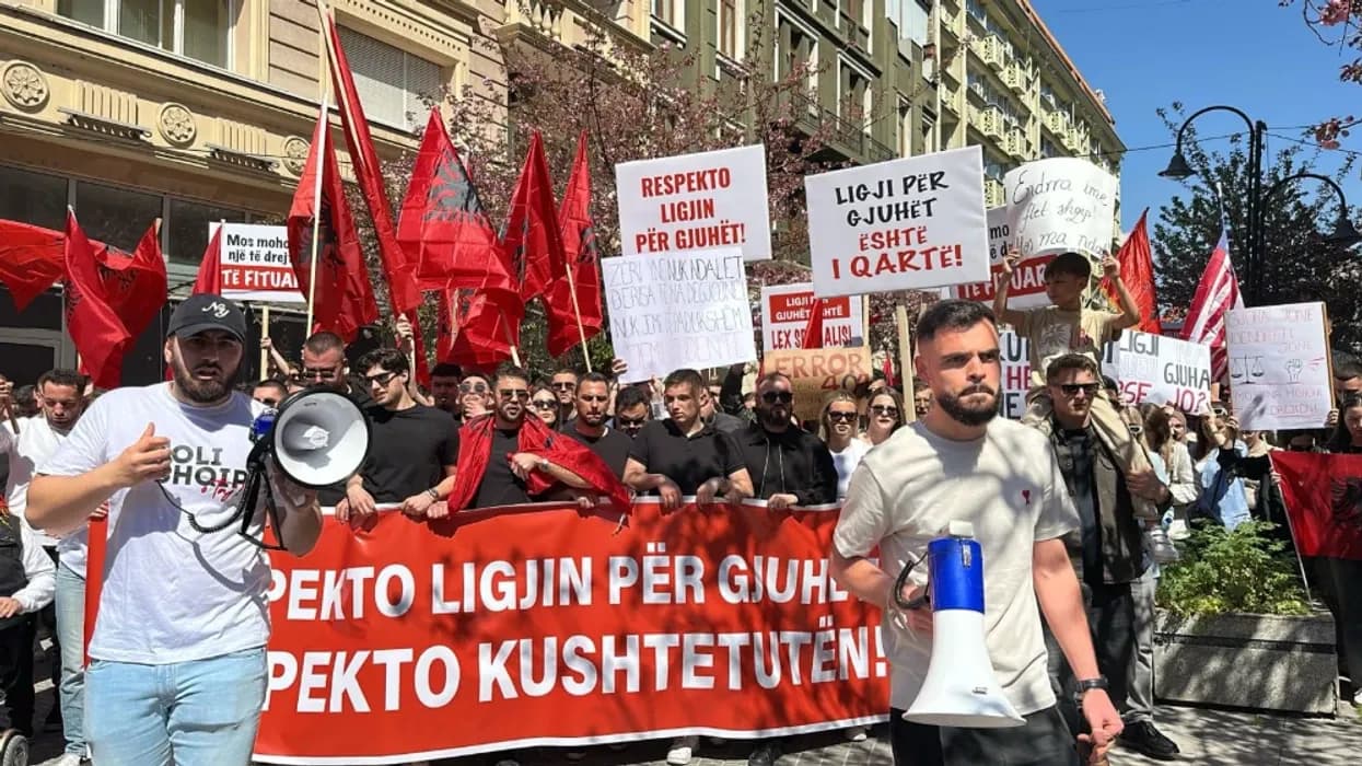 Studentë nga Shqipëria, Kosova dhe Maqedonia e Veriut protestojnë sot në Tiranë