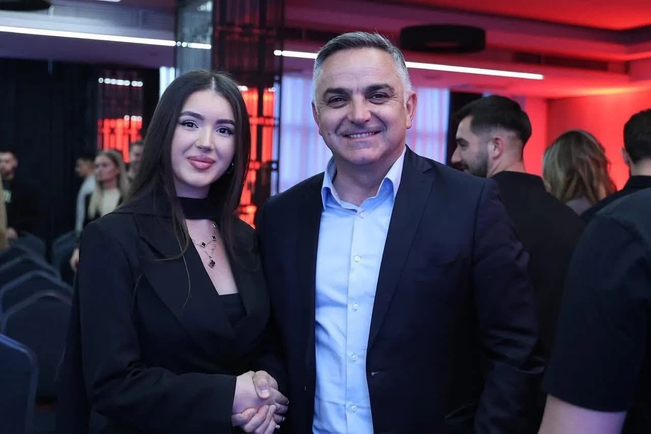 Tahiri i AAK-së në përkrahje të rinisë: Rinia mbetet forca që i jep ritëm ndryshimit
