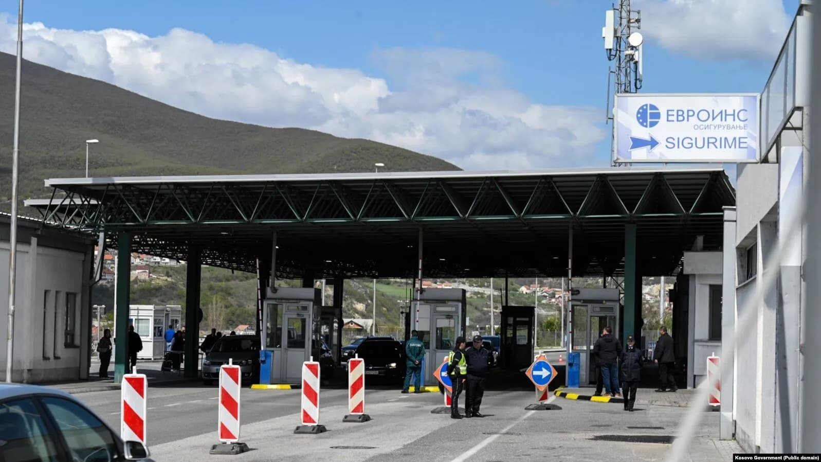 Tentuan ta kalojnë kufirin ilegalisht në Han të Elezit, arrestohen tre maqedonas