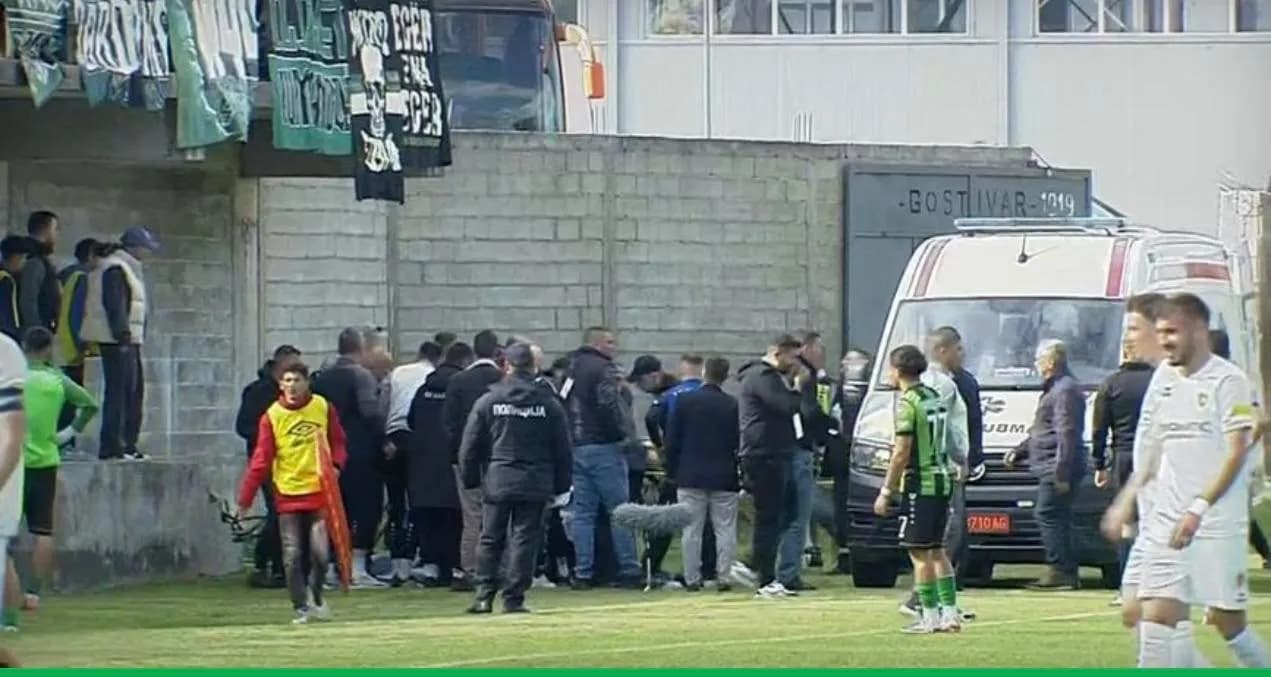 Tifozi i skuadrës shqiptare nga Maqedoni bie nga tribunat