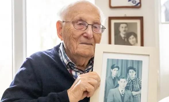 Vdes në moshën 101-vjeçare i mbijetuari i Auschwitzit