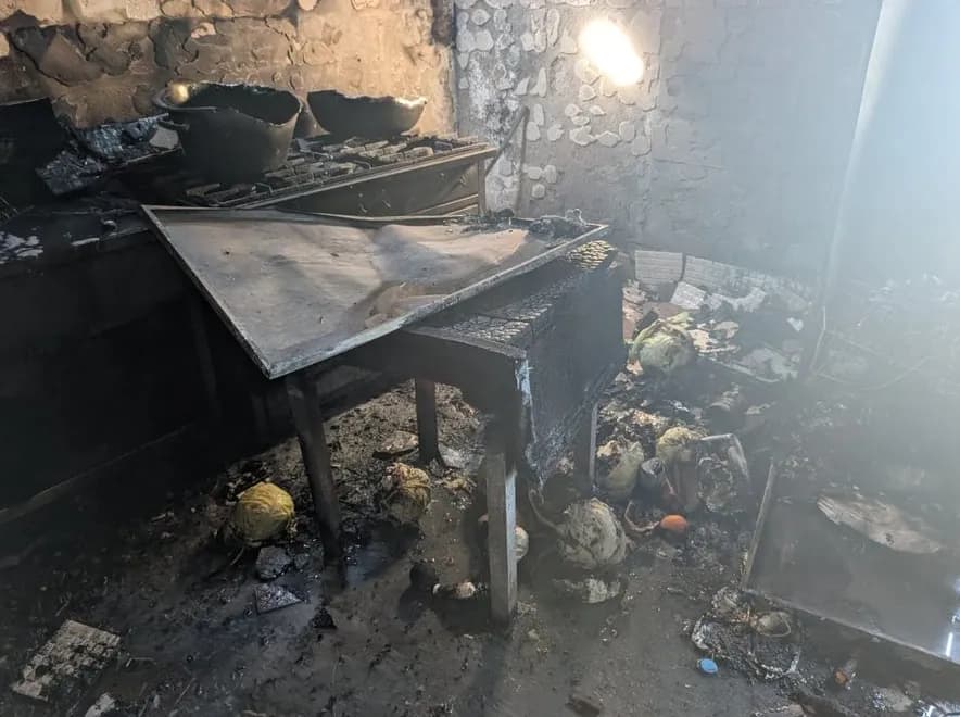 Zjarr në një magazinë në Durrës, humb jetën 25-vjeçari nga Bangladeshi