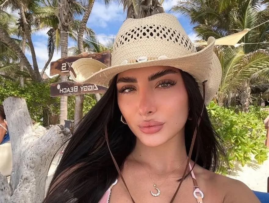 Alba Vukaj “përvëlon” rrjetin, ekspozon linjat trupore në bikini