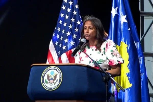 Ambasada amerikane përsërit thirrjen: Kosova të hyjë në partneritet afatgjatë për LNG me SHBA-në