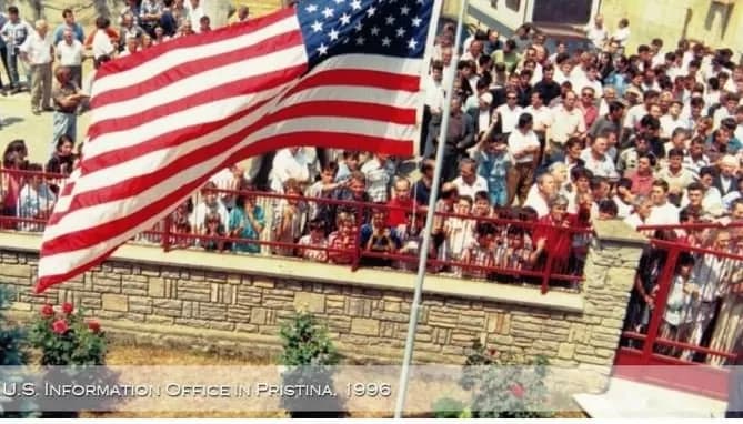 Ambasada amerikane rikujton qershorin e vitit 1996: Fillimi i pranisë zyrtare të SHBA-së në Kosovë