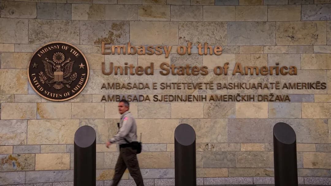 Ambasada përsërit thirrjen për gazin: E nxisim Kosovën të hyjë në partneritet afatgjatë me Amerikën