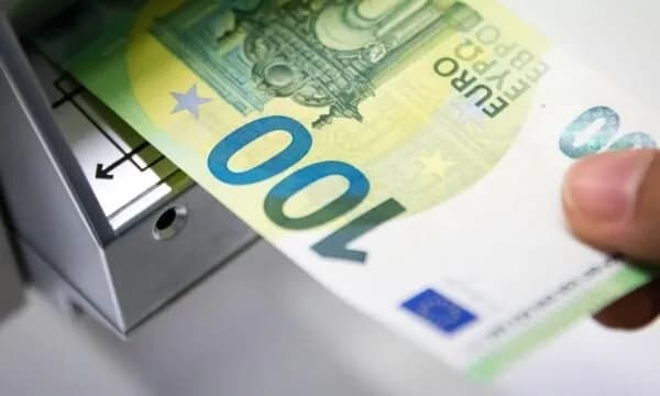 Azemi kërkon sqarime nga Kurti dhe Murati: Kur do të shpërndahen 100 eurot për punëtorët e sektorit privat?