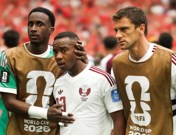 Dënim i rëndë nga FIFA për futbollistin e Katarit, pasi theu këmbën e Kone