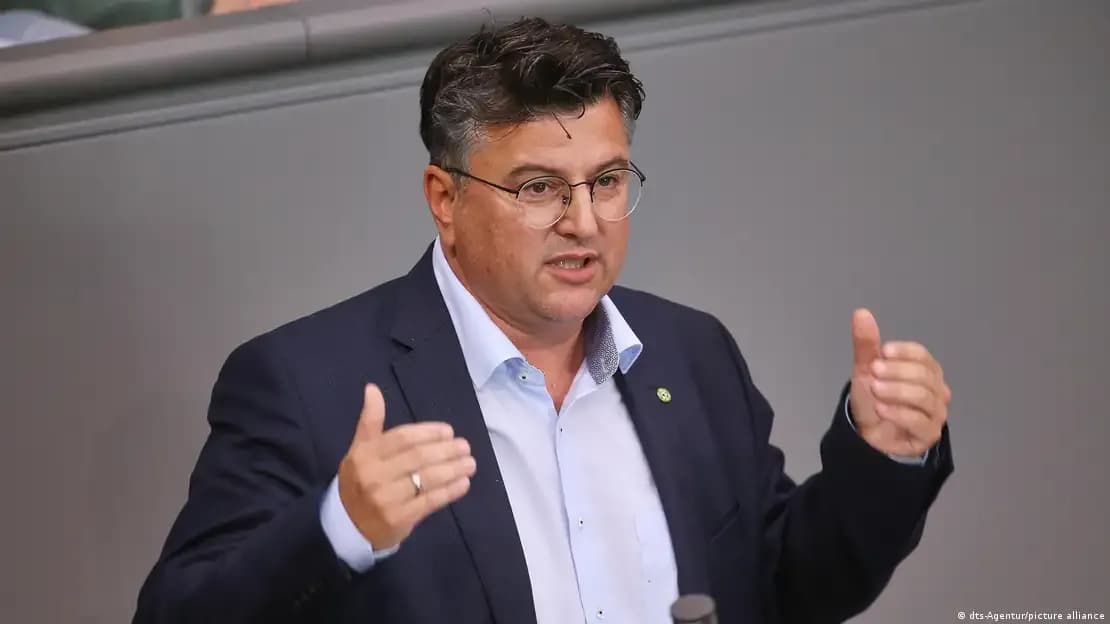 Deputeti gjerman në Bundestag kërkon kapjen e Radojiçiqit: Ende i lirë në Serbi