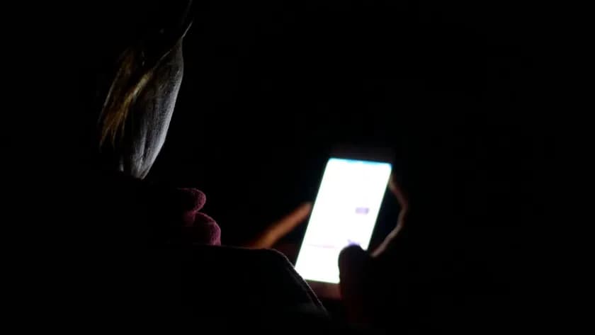 Dy vajza në veri kanosen me SMS nga një burrë, intervistohet i dyshuari