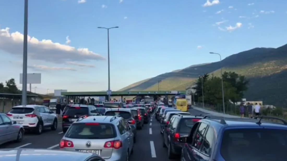 Fluks i lartë lëvizjesh, ja sa kosovarë kaluan pikën kufitare të Morinës brenda 12 orëve
