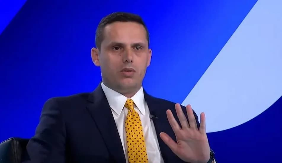 Gruda: PDK pret lirimin e Thaçit e Veselit dhe pastaj të bëhet njëri kryetar i partisë
