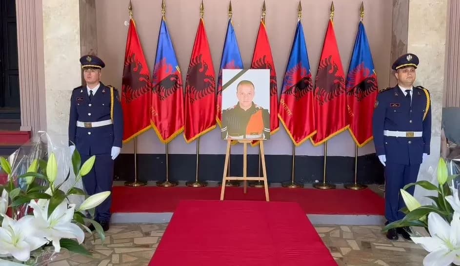 Historia e dhimbshme e policit që u vra në krye të detyrës në Maliq, kjo është aryeja pse familjarët s’dëshirojnë ta varrosin në Varrezat e Dëshmorëve
