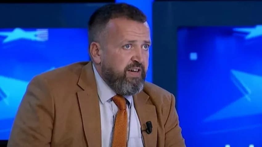 Hoxha: Nëse Kurti synon një zgjidhje politike, ajo mund të arrihet përmes negociatave me PDK-në ose LDK-në