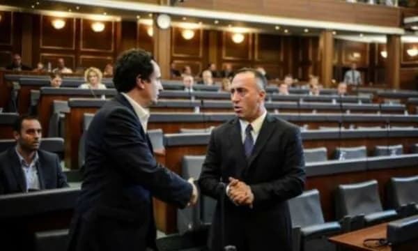 Ish-ushtari i UÇK’së: Kurti ka hangër e ka pi në kullën e Haradinajve, Ramushi e ka strehu kur e kërkonte policia