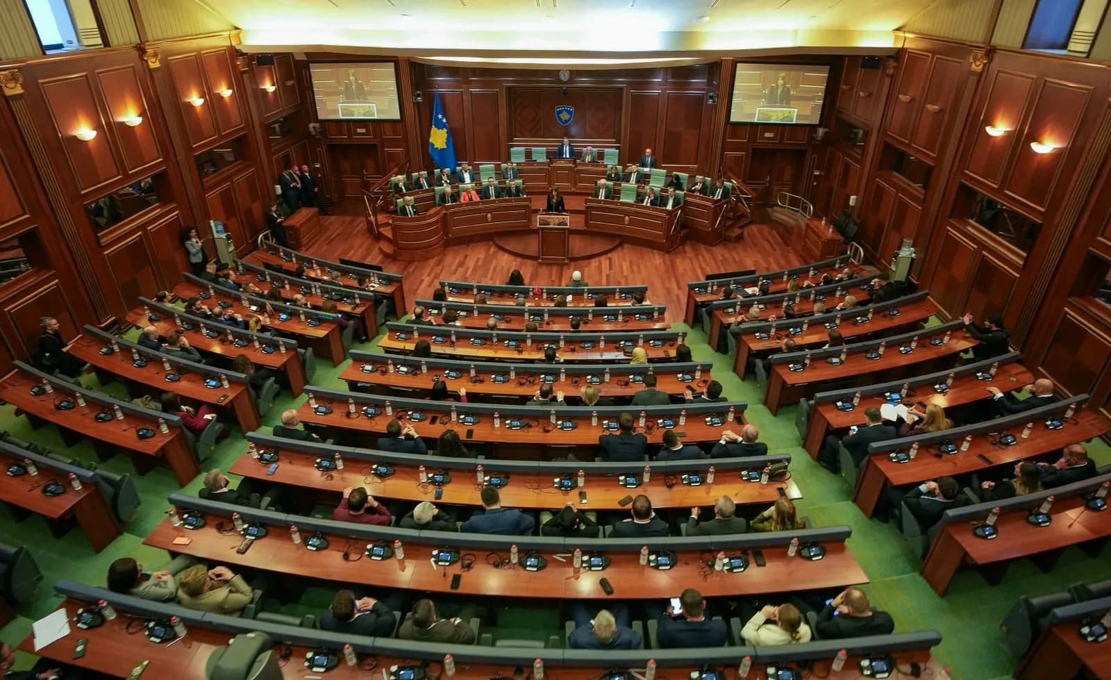 Kështu ndahen 20 ulëset e komuniteteve joshumicë në kuvendin e ri