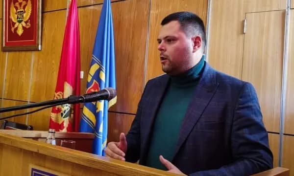 Kryetari pro-rus i komunës së Nikshiqit nuk lejohet të futet në Kosovë