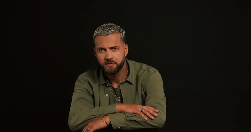 Luiz Ejlli mbështet protestuesit në Tiranë: Kjo është opozita që më përfaqëson, jo ajo në rrjete sociale