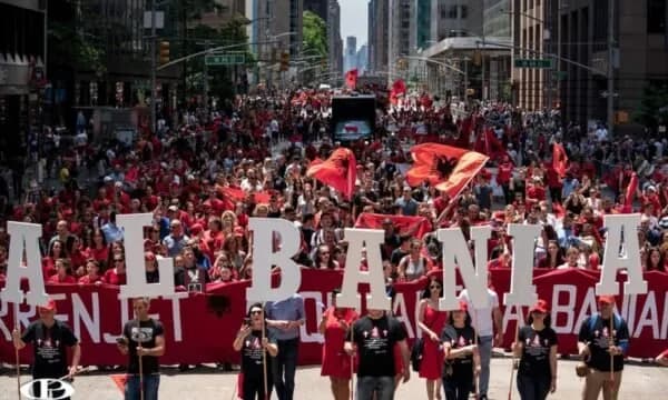 New York-u vishet Kuq e Zi, qindra shoqata pritet të mblidhen bashkë për Paradën Shqiptare