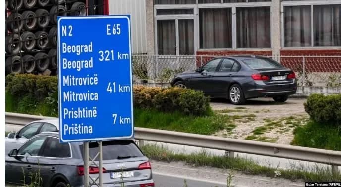 Pa bashkëpunim juridik: Si ua dërgon Kosova ftesat e gjykatave të dyshuarve në Serbi?