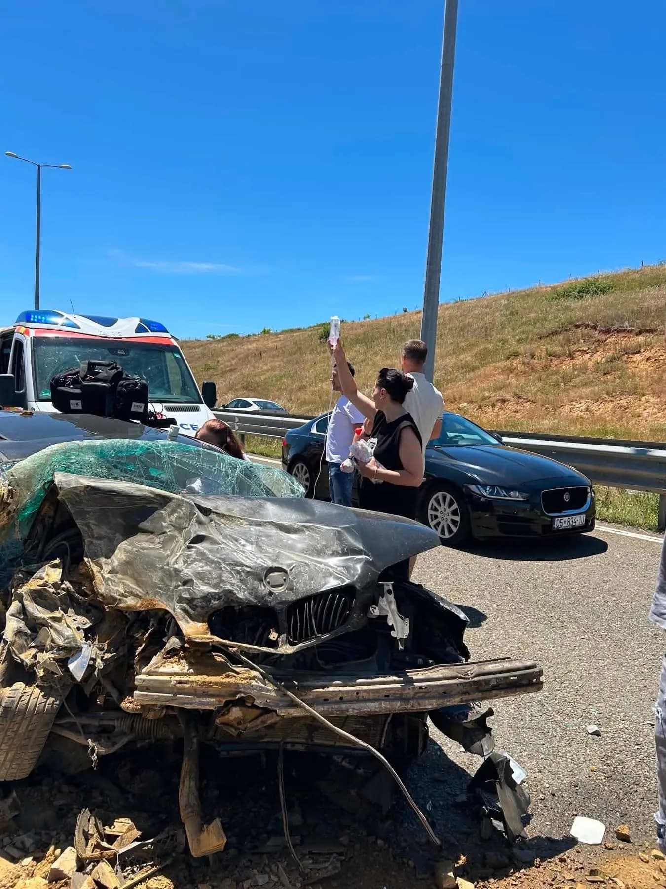 Policia e kualifikon si vetaksident rastin në autostradë, konfirmohet vdekja e gruas – burri po trajtohet në QKUK