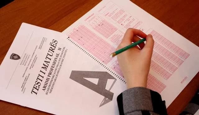 Rreth 8 mijë maturantë kanë aplikuar deri më tani për Testin e Maturës Shtetërore